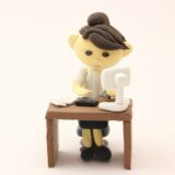 遺産分割協議書などの相続書類を作成するイメージ